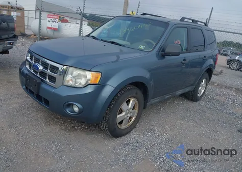 2012 Ford Escape Xlt z USA, uszkodzony, nr VIN 1FMCU9D74CKB81685